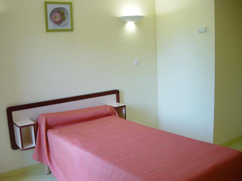 Home Du Buisson Hotel Des Familles Иль Экстерьер фото